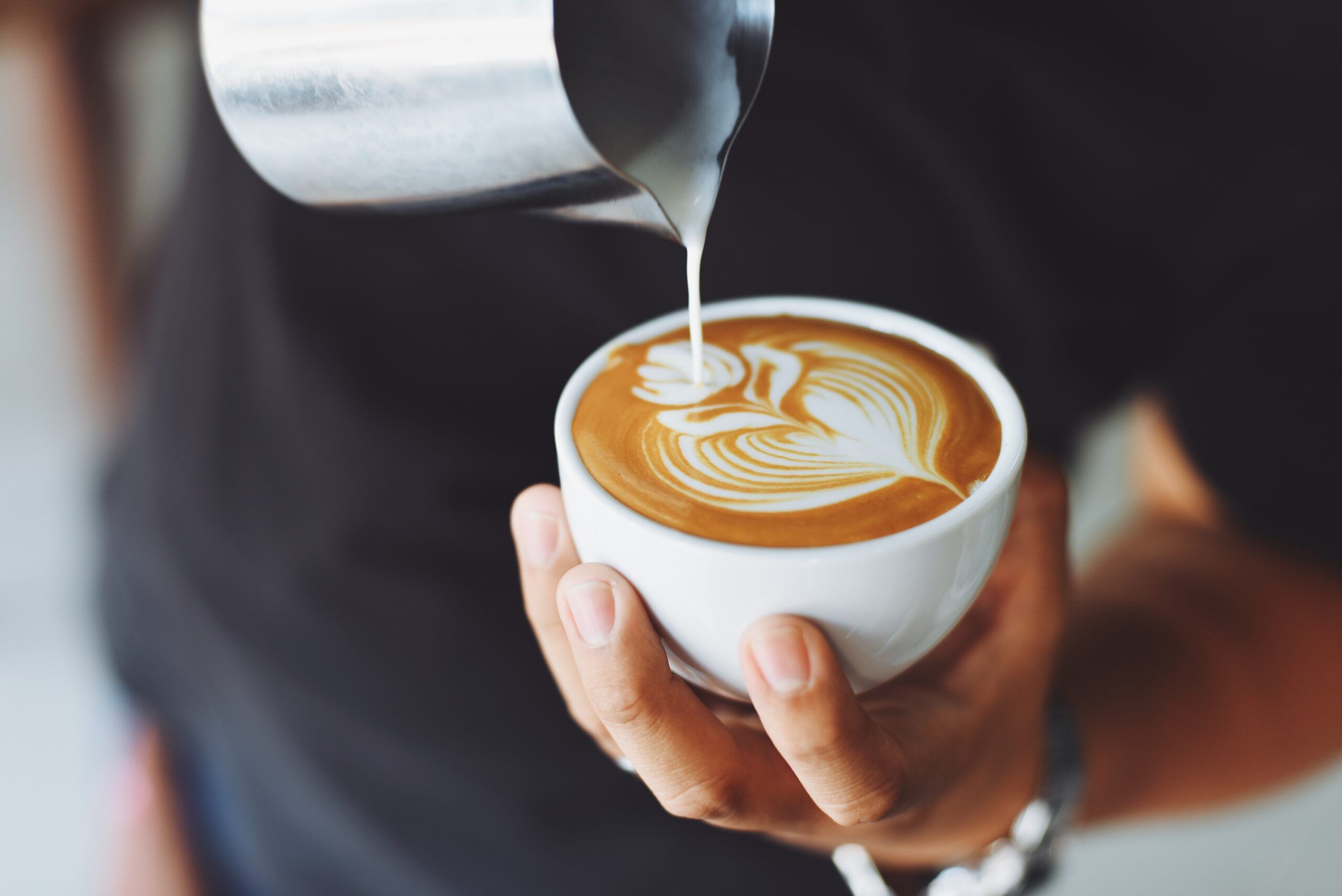 Cappuccino vs latte macchiato : Quelles différences ? - Lavazza  Professional FR